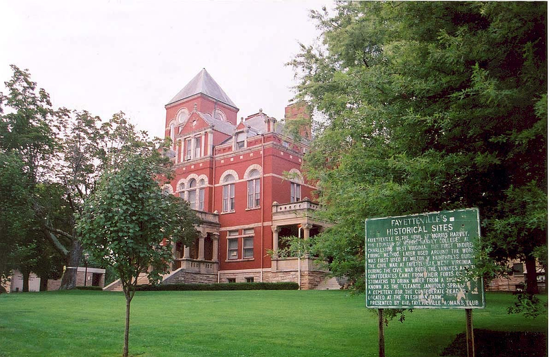 Casa a las afueras de Fayetteville. Wikimedia Commons